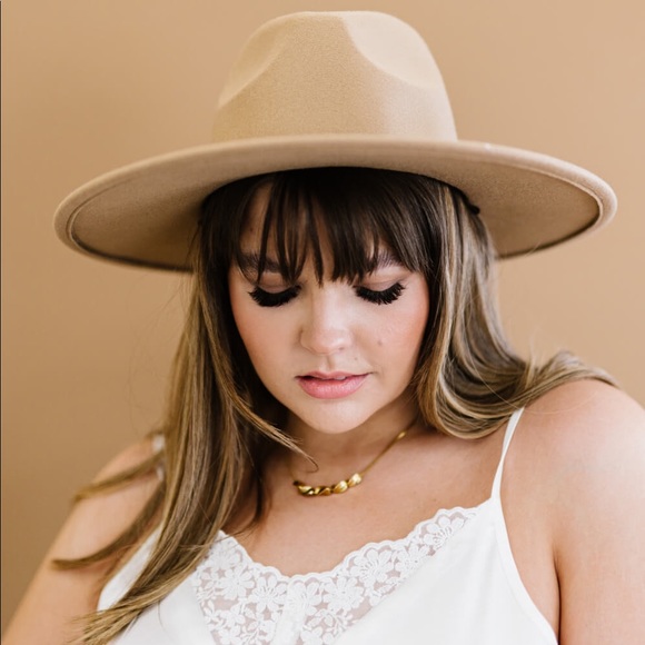 Black Strap Wide Brim Fedora Hat - Picture 3 of 6